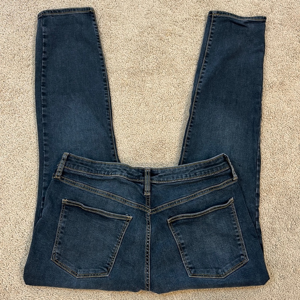Universal Thread High Rise Skinny Jeans  Size 14